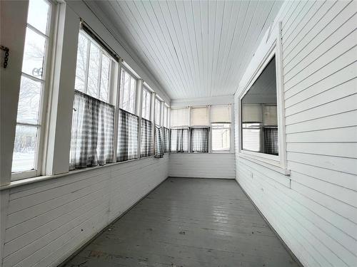 25 6Th Street Nw, Portage La Prairie, MB - Indoor Photo Showing Other Room