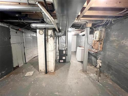 25 6Th Street Nw, Portage La Prairie, MB - Indoor Photo Showing Basement