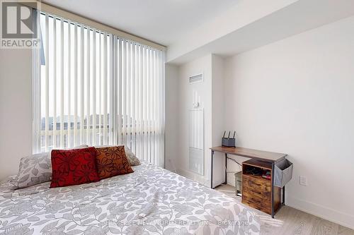 2002 - 88 Sheppard Avenue E, Toronto, ON - Indoor Photo Showing Bedroom