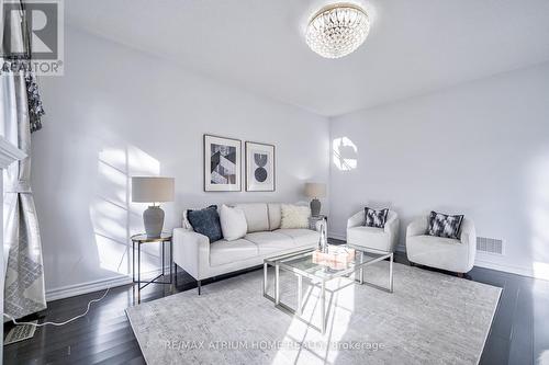 786 Hammersly Boulevard, Markham, ON - Indoor Photo Showing Living Room