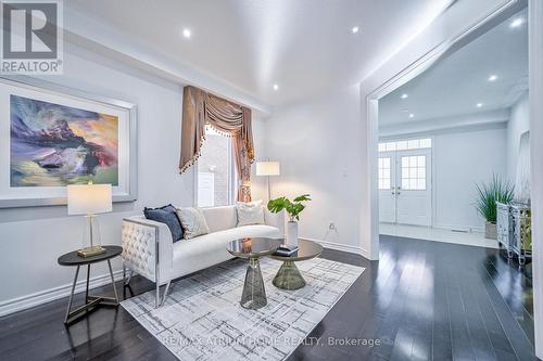 786 Hammersly Boulevard, Markham, ON - Indoor Photo Showing Living Room