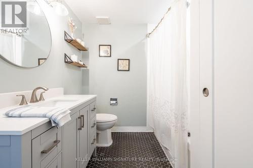 11 Burdock Lane, Hamilton, ON - Indoor Photo Showing Bathroom