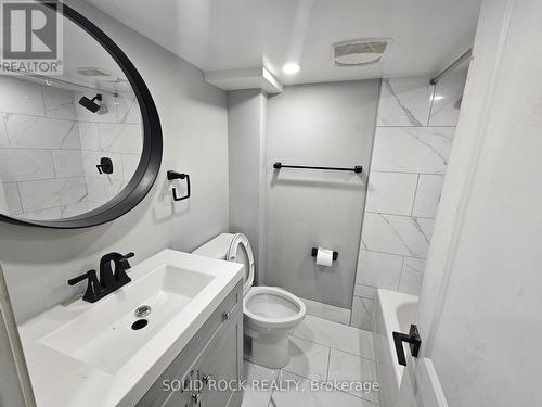 339 Melvin Avenue, Hamilton, ON - Indoor Photo Showing Bathroom