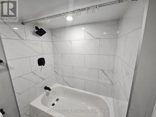 339 Melvin Avenue, Hamilton, ON - Indoor Photo Showing Bathroom