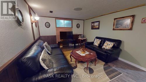 119 Hillbrook Crescent, Kitchener, ON - Indoor Photo Showing Living Room