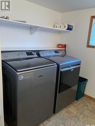 624 1St Avenue W, Nipawin, SK - Indoor Photo Showing Laundry Room