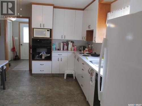 624 1St Avenue W, Nipawin, SK - Indoor Photo Showing Kitchen