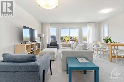 60 O'Donovan Drive, Carleton Place, ON - Indoor Photo Showing Living Room