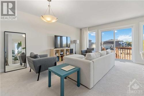 60 O'Donovan Drive, Carleton Place, ON - Indoor Photo Showing Living Room