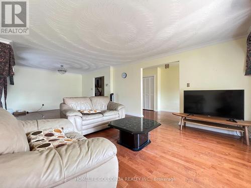 1219 Silver Spear Road, Mississauga, ON - Indoor Photo Showing Living Room