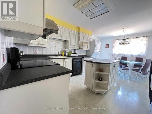 1219 Silver Spear Road, Mississauga, ON - Indoor Photo Showing Kitchen