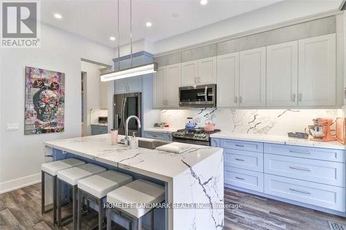 30 Crestridge Drive, Vaughan, ON - Indoor Photo Showing Kitchen With Upgraded Kitchen