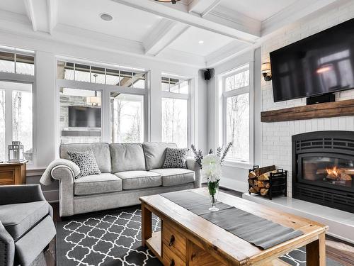 Salon - 536 Ch. St-Germain, Prévost, QC - Indoor Photo Showing Living Room With Fireplace