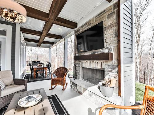 Salon - 536 Ch. St-Germain, Prévost, QC - Indoor Photo Showing Living Room With Fireplace