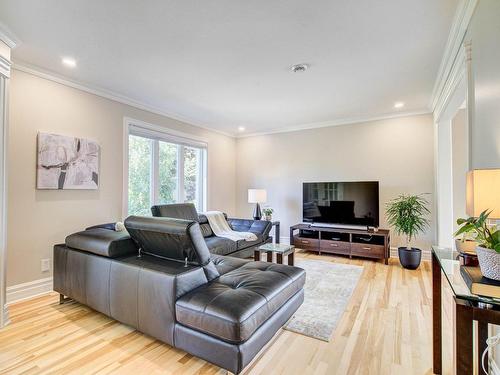 Salon - 4 Rue Dandurand, Candiac, QC - Indoor Photo Showing Living Room