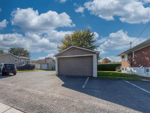 Garage - Boul. D'Iberville, Saint-Jean-Sur-Richelieu, QC 