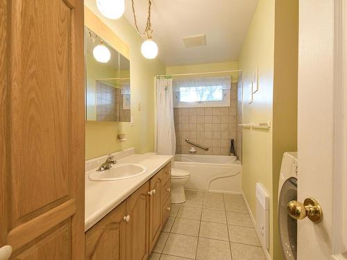 Salle de bains - 698 Rue Bran, Saint-Jérôme, QC - Indoor Photo Showing Bathroom