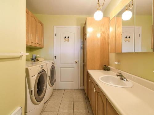 Salle de bains - 698 Rue Bran, Saint-Jérôme, QC - Indoor Photo Showing Laundry Room