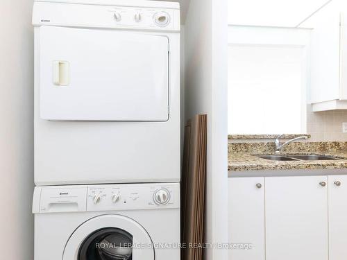 1001-88 Corporate Dr, Toronto, ON - Indoor Photo Showing Laundry Room