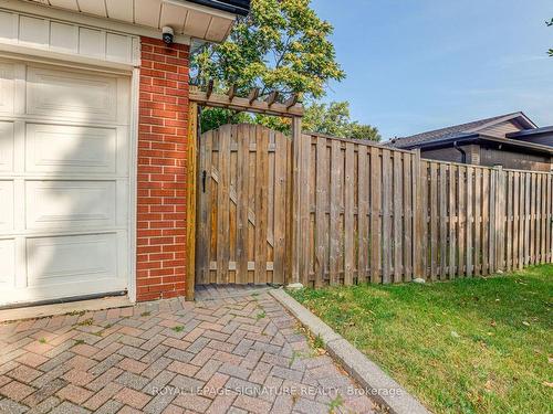 Lower-391 Targa Rd, Mississauga, ON - Outdoor With Exterior