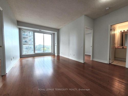 507-350 Mill Rd, Toronto, ON - Indoor Photo Showing Other Room