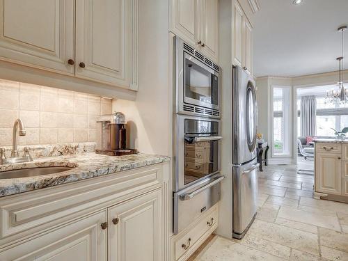 Kitchen - 53 Av. Du Bel-Horizon, Sainte-Julie, QC - Indoor Photo Showing Kitchen With Upgraded Kitchen