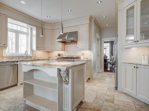 Kitchen - 53 Av. Du Bel-Horizon, Sainte-Julie, QC - Indoor Photo Showing Kitchen With Upgraded Kitchen