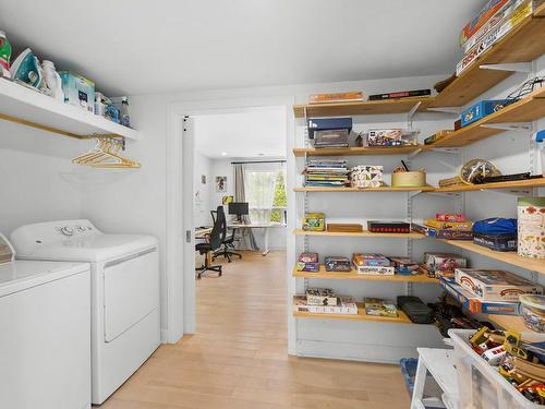 Laundry room - 10215 Rue De La Roche, Montréal (Ahuntsic-Cartierville), QC - Indoor Photo Showing Laundry Room