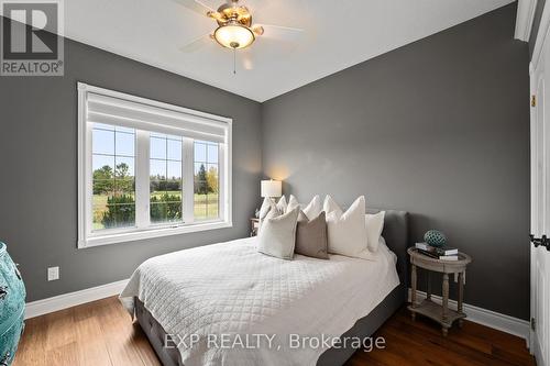 10 Deanna Drive, Wasaga Beach, ON - Indoor Photo Showing Bedroom