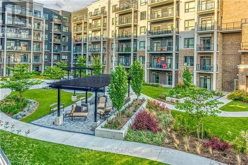 417 - 5055 Greenlane Road, Lincoln, ON - Outdoor With Balcony With Facade