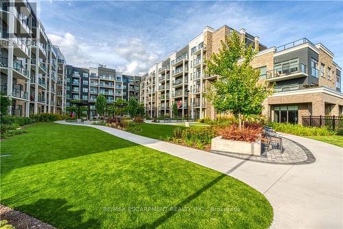 417 - 5055 Greenlane Road, Lincoln, ON - Outdoor With Balcony With Facade