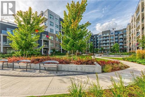 417 - 5055 Greenlane Road, Lincoln, ON - Outdoor With Balcony With Facade