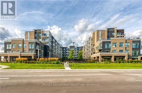 417 - 5055 Greenlane Road, Lincoln, ON - Outdoor With Balcony With Facade