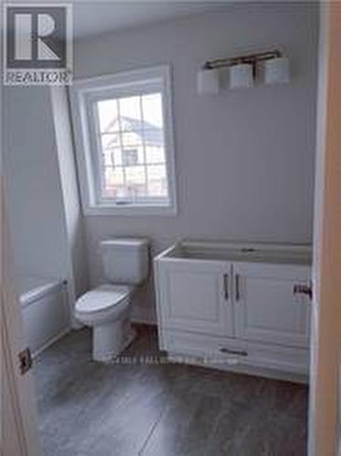 1117 Rippingale Trail, Peterborough, ON - Indoor Photo Showing Bathroom