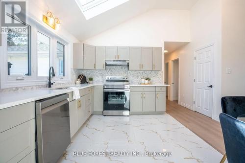 416 Indian Creek Road, Chatham-Kent (Sw), ON - Indoor Photo Showing Kitchen