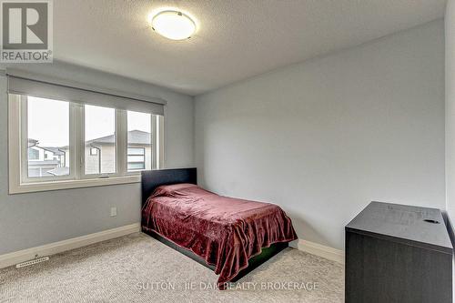 98 Locky Lane, Middlesex Centre (Komoka), ON - Indoor Photo Showing Bedroom