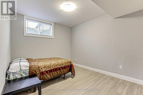 98 Locky Lane, Middlesex Centre (Komoka), ON - Indoor Photo Showing Bedroom