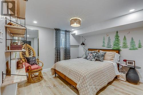 988 Glenbanner Road, London, ON - Indoor Photo Showing Bedroom