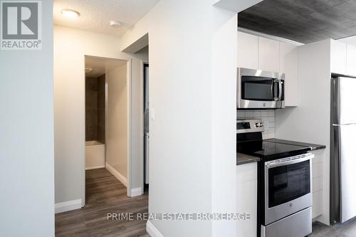 705 - 363 Colborne Street, London, ON - Indoor Photo Showing Kitchen