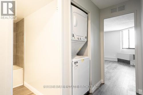 705 - 363 Colborne Street, London, ON - Indoor Photo Showing Laundry Room