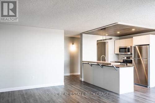 705 - 363 Colborne Street, London, ON - Indoor Photo Showing Kitchen