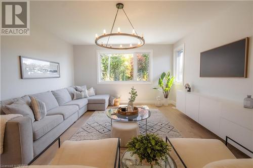 30 Sugarbush Street, North Bay, ON - Indoor Photo Showing Living Room