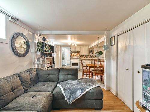 Salon - 973  - 977 Rue Valiquette, Sainte-Adèle, QC - Indoor Photo Showing Living Room