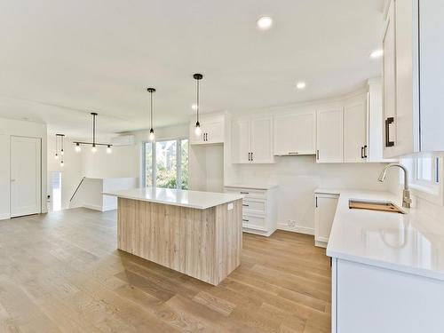 Kitchen - 721 Rue Des Saules, Coaticook, QC - Indoor Photo Showing Kitchen With Upgraded Kitchen