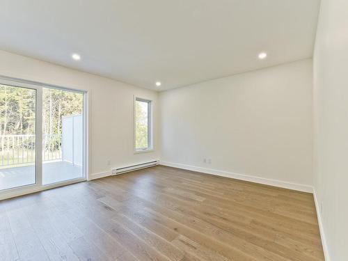 Living room - 721 Rue Des Saules, Coaticook, QC - Indoor Photo Showing Other Room