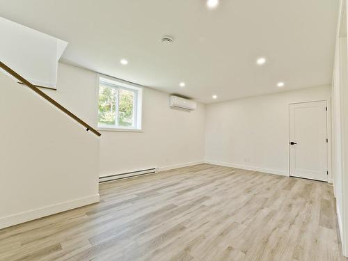 Family room - 721 Rue Des Saules, Coaticook, QC - Indoor Photo Showing Other Room