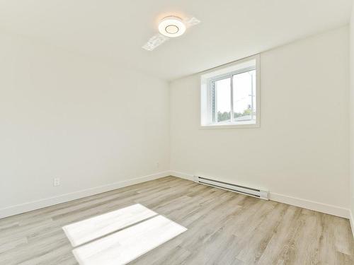 Chambre Ã Â coucher - 721 Rue Des Saules, Coaticook, QC - Indoor Photo Showing Other Room