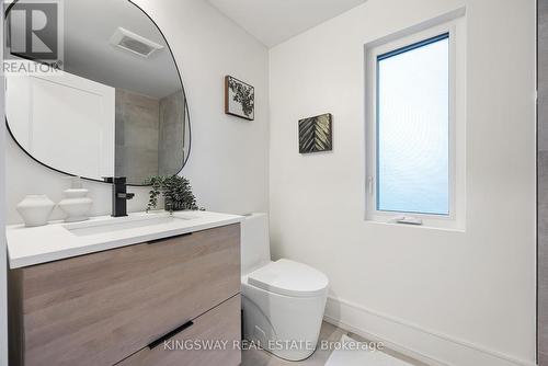 22 Cliffcrest Drive, Toronto, ON - Indoor Photo Showing Bathroom