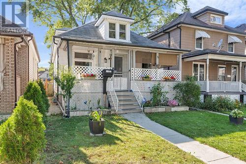 877 Hall Avenue, Windsor, ON - Outdoor With Deck Patio Veranda With Facade