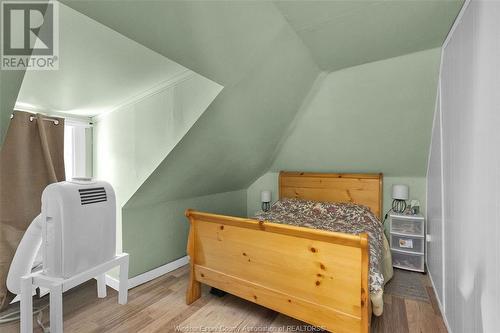 877 Hall Avenue, Windsor, ON - Indoor Photo Showing Bedroom